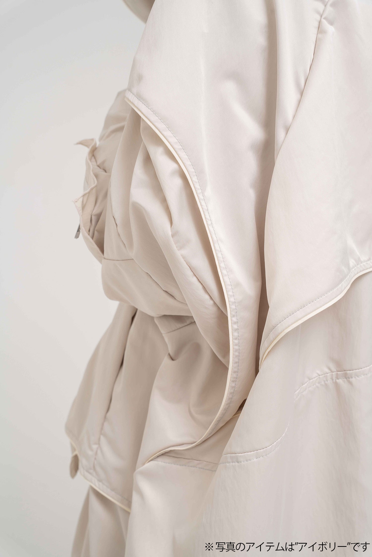 Layered high neck big hoodie - White – BALMUNG