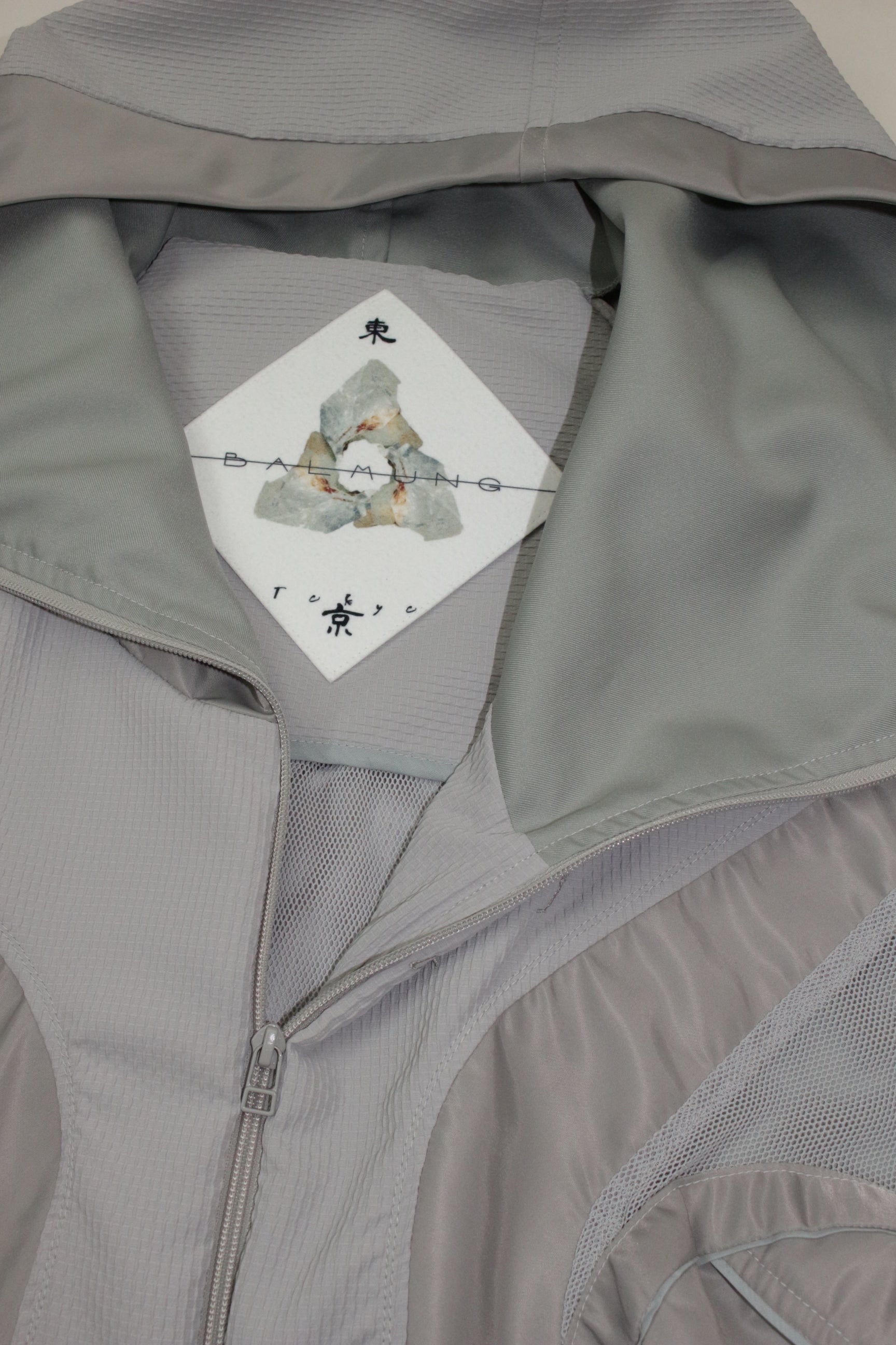 重ねハイネックビッグパーカー (AIR-C) - Grey – BALMUNG