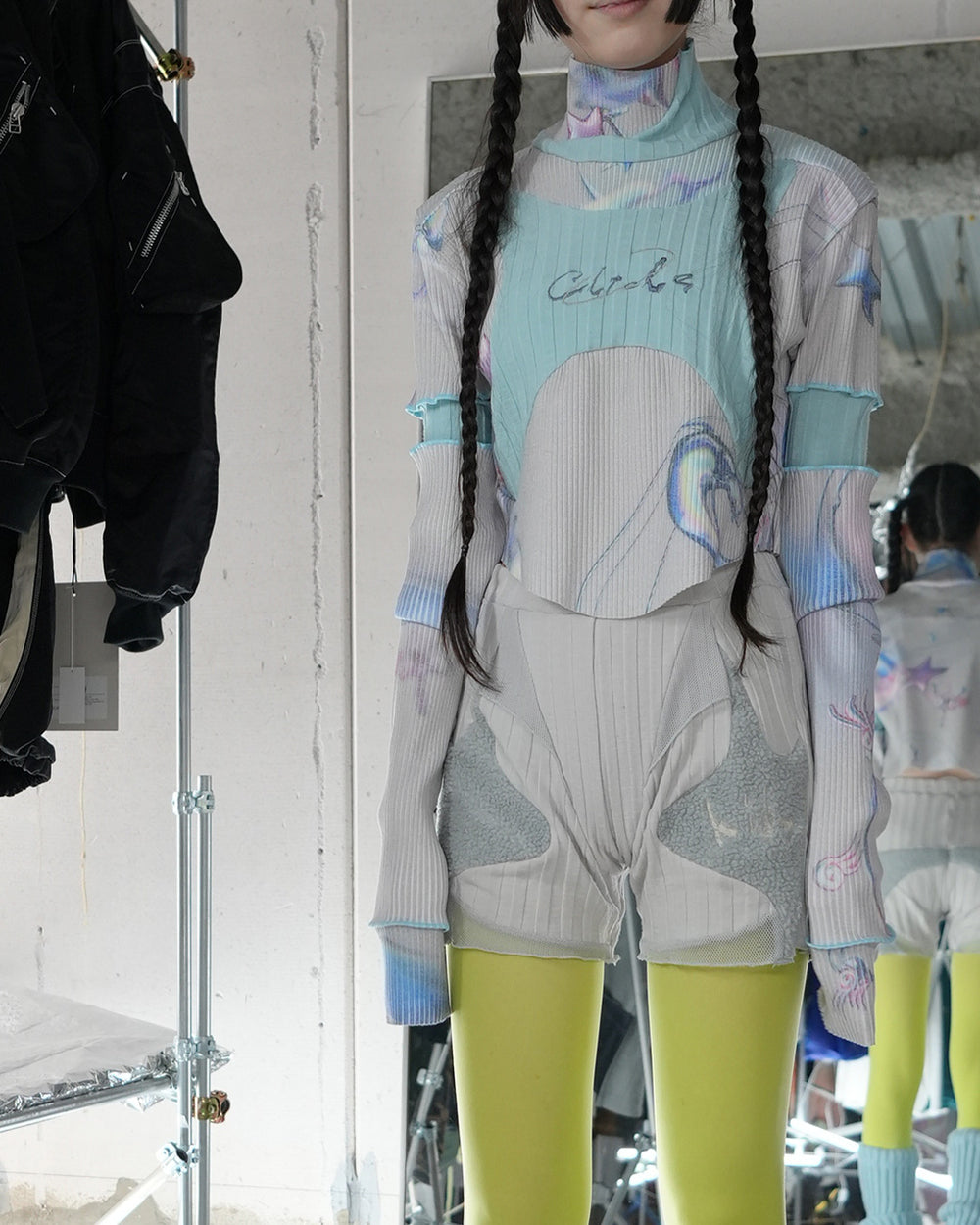 Limited / Graphic Short Top - Sky/Grey