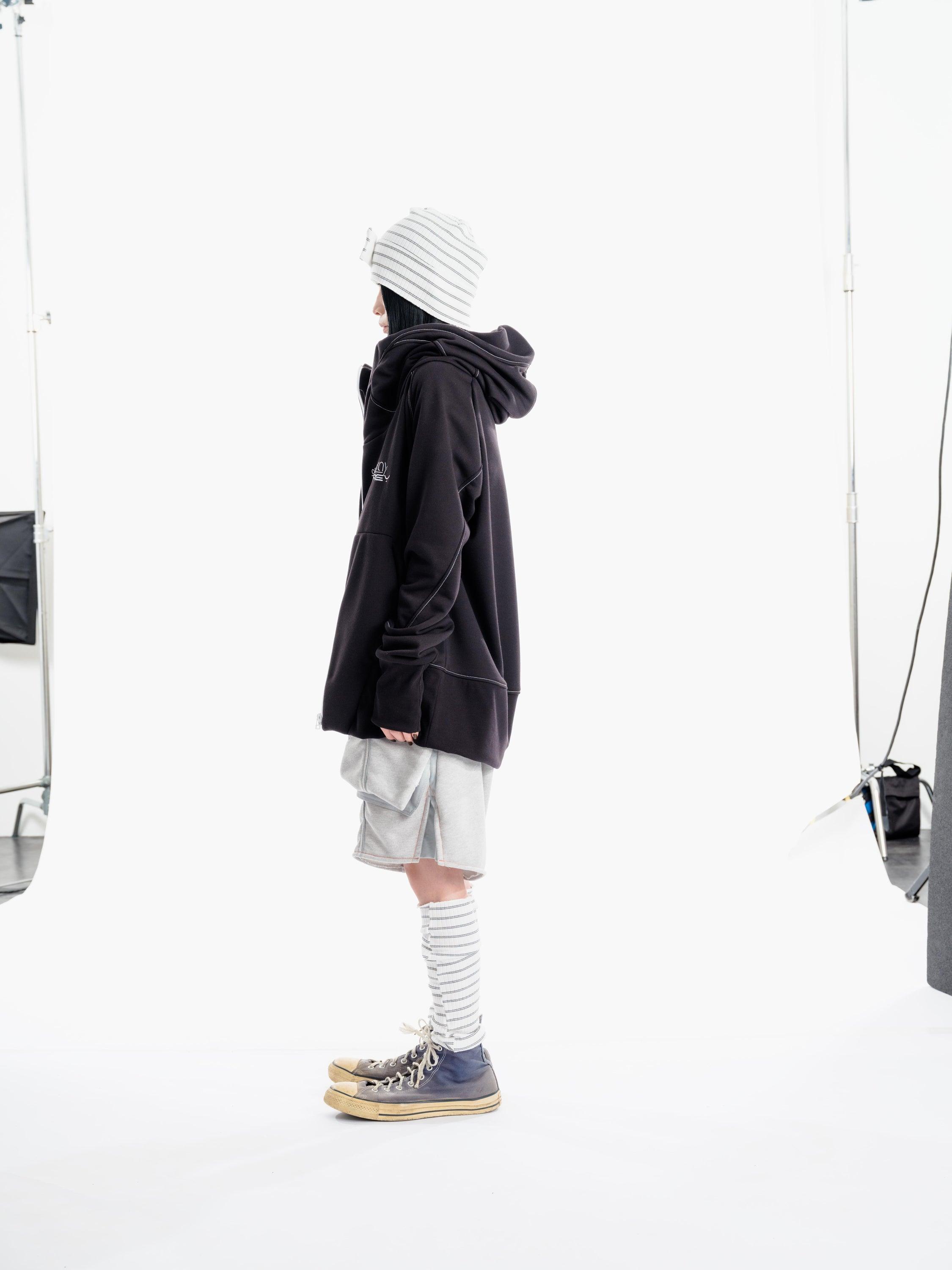 ムーンハイネックパーカー - ブラック – BALMUNG